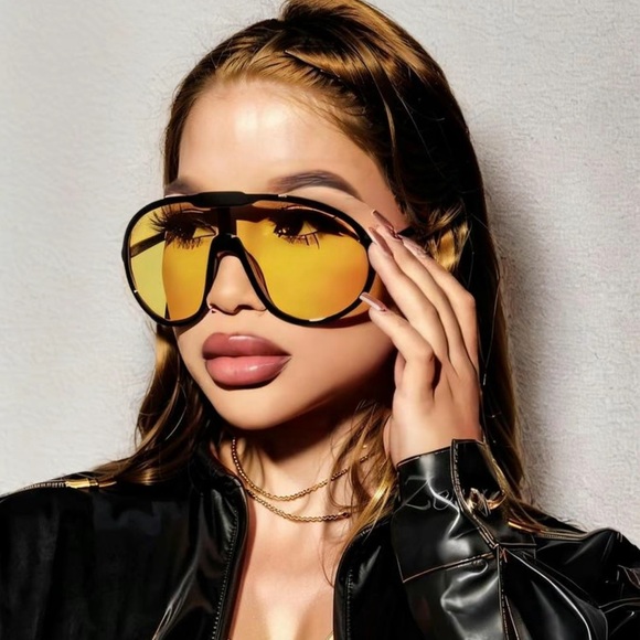 New Trendy Oversized Sunglasses - Picture 3 of 8